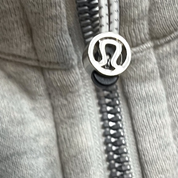 Like New! Lululemon Crop Jacket - Picture 8 of 8